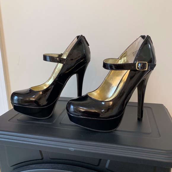 Pumps. Can’t wear them anymore - Picture 2 of 5